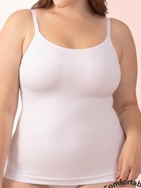 NWT SHAPERMINT ALL DAY EVERYDAY SCOOPNECK CAMI